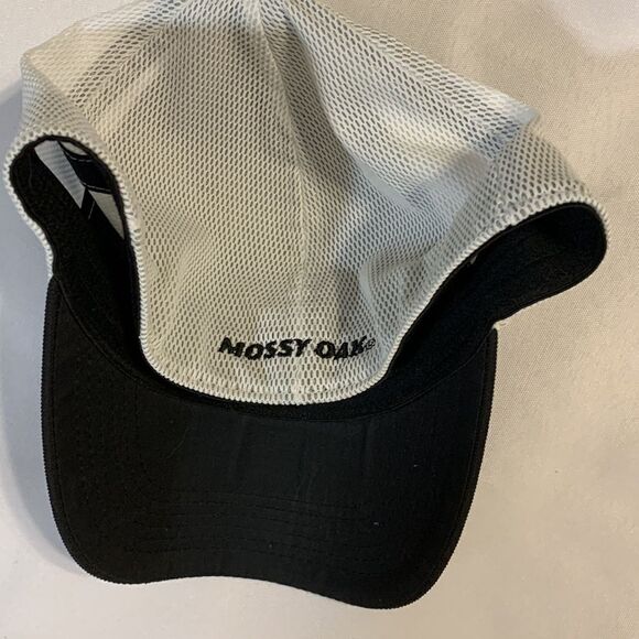 Mossy Oak size large/extra-large cap.  Flex fit - Picture 2 of 7